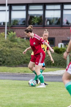 Bild 31 - F SV Boostedt - SV Fortuna St. Juergen : Ergebnis: 2:1